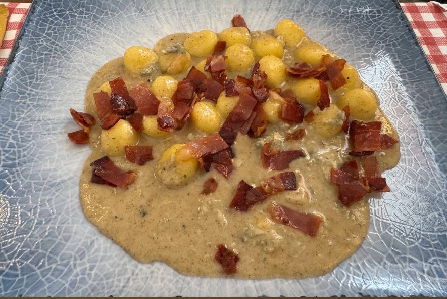 Gnocchi del boscaiolo, gorgonzola e crema di tartufo